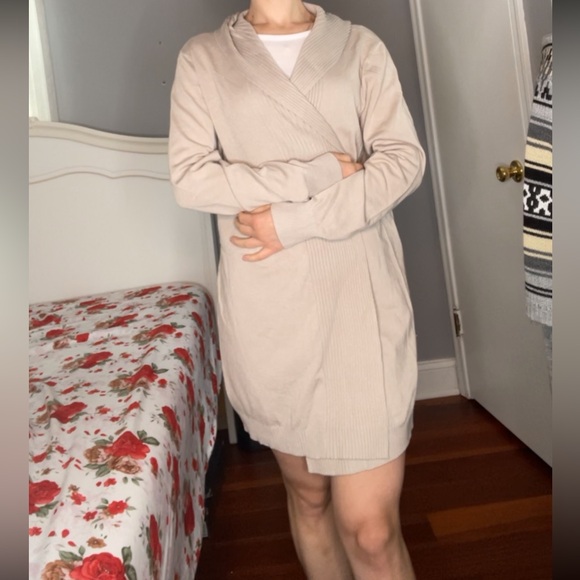 Beige cardigan - Picture 2 of 7